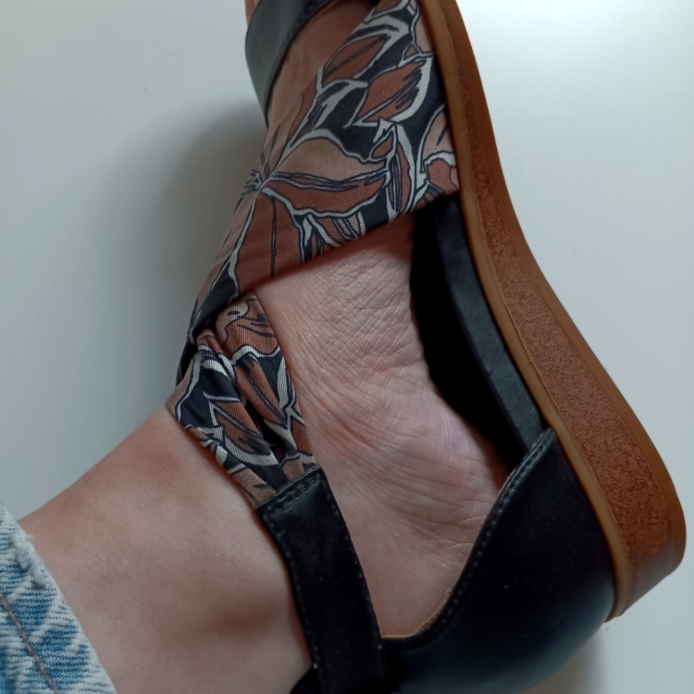 Naturalizer Ivette Wedge Sandals Size 8.5M Black - Picture 8 of 9